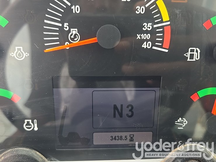 2018-caterpillar-tl1055d-image-76