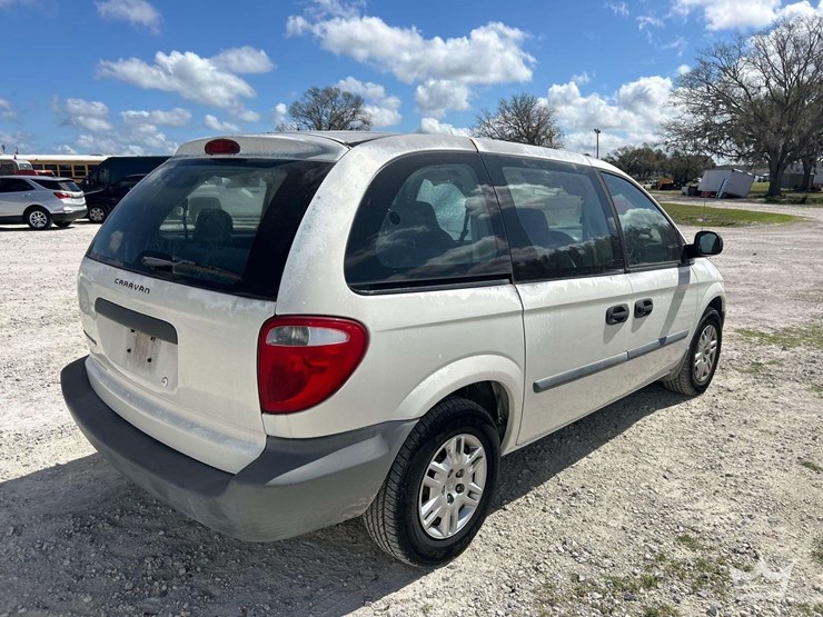 2005-dodge-caravan-image-3