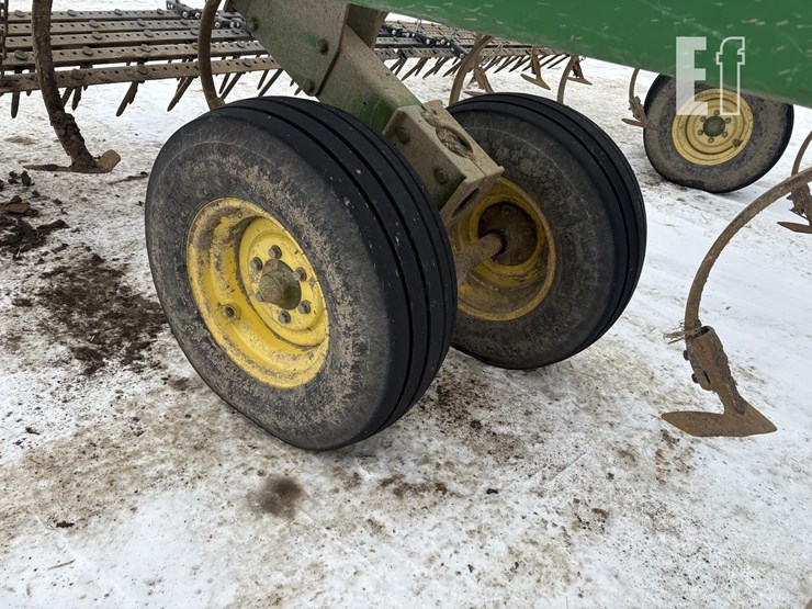 john-deere-2210-image-8