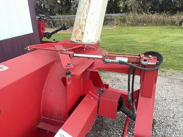 farm-king-twin-auger-two-stage-snowblower,-540-pto,-hydraulic-shoot-image-6