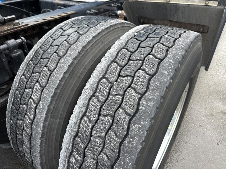 2022-volvo-10-image-62