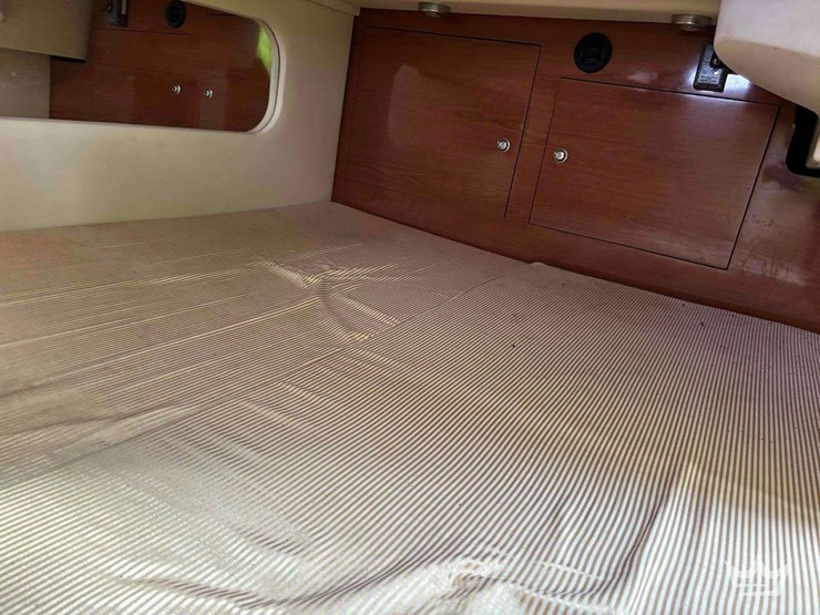 2007-regal-30-express-cruiser-boat-with-t/a-trailer-image-25