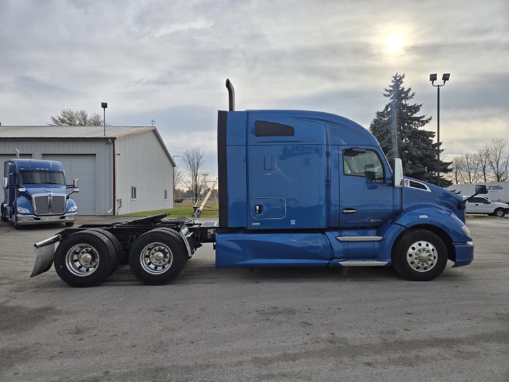 2018-kenworth-t680-image-6