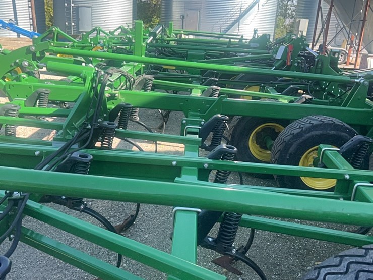 2024-john-deere-52-image-47