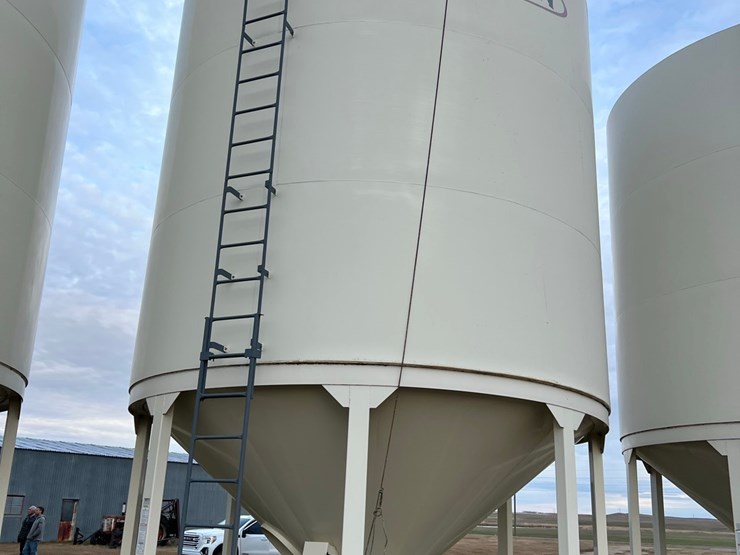 lot-45.-3,000-bu.-meridian-hopper-bin-image-7