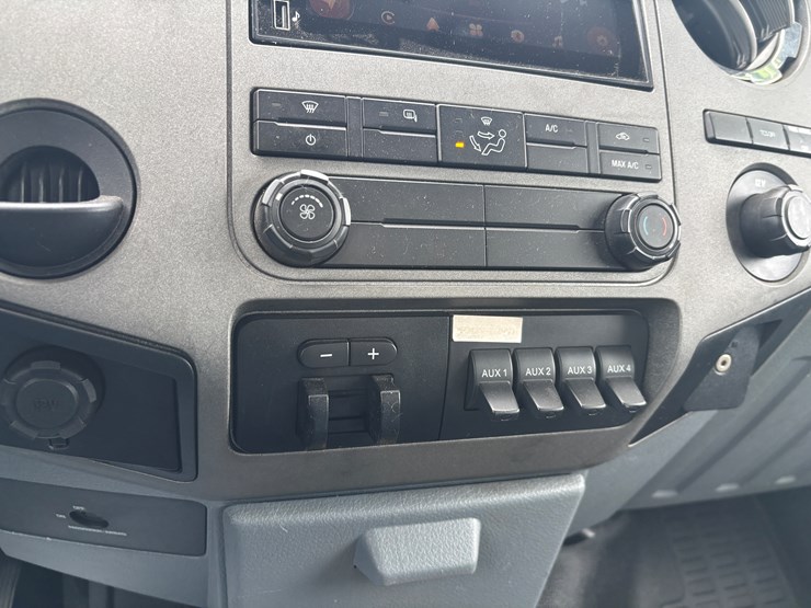 2010-ford-f450-image-35