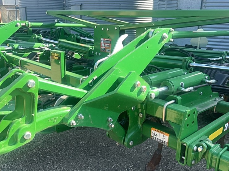 2022-john-deere-52-image-37