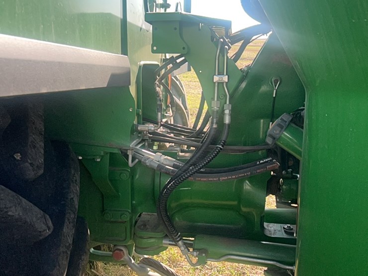 2016-john-deere-9520r-image-69