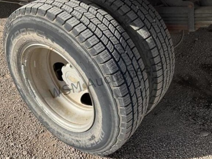 2011-chevrolet-express-4500-image-8