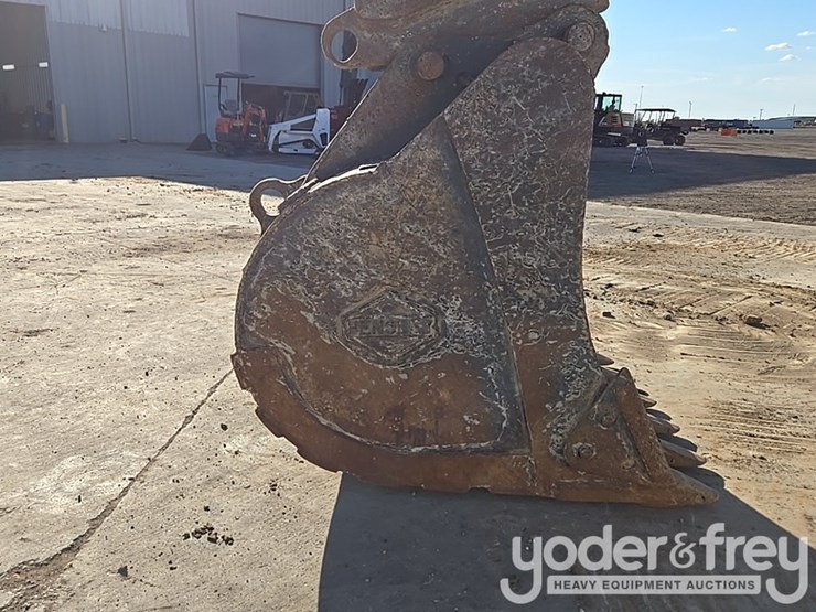 2022-komatsu-pc360-lc-11-image-13