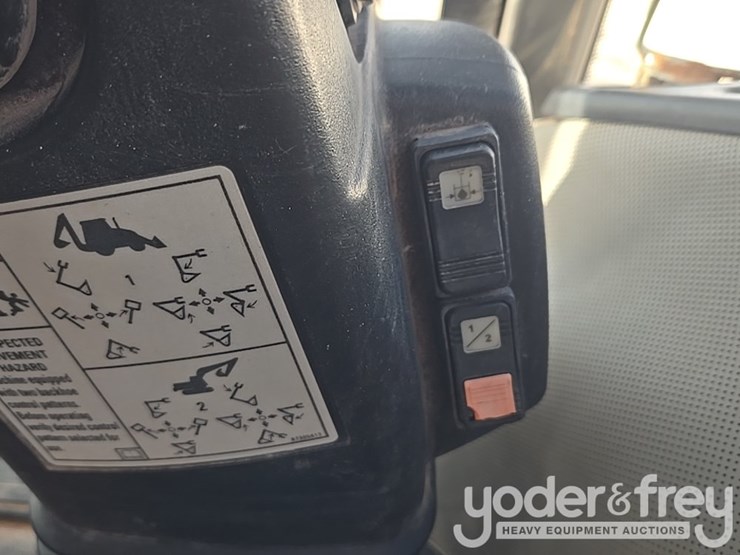 2022-case-590sn-image-79