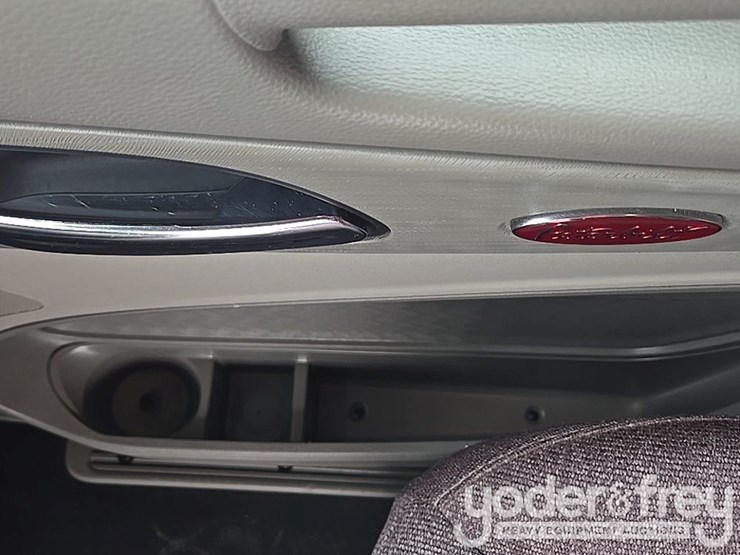 2019-peterbilt-579-image-68