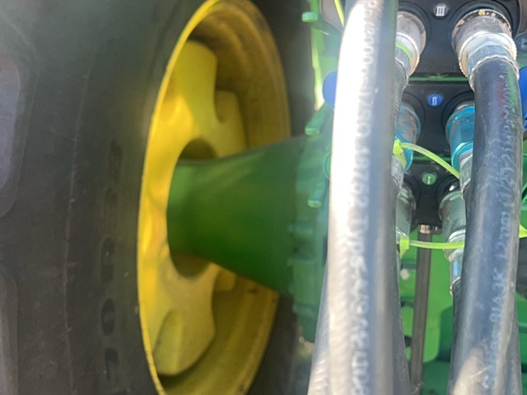 2016-john-deere-9520r-image-34