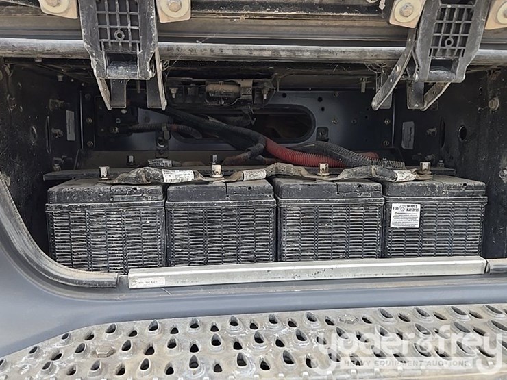 2019-peterbilt-579-image-70