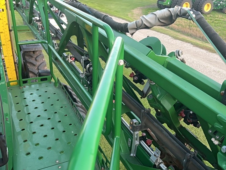 2014-john-deere-r4030-image-38