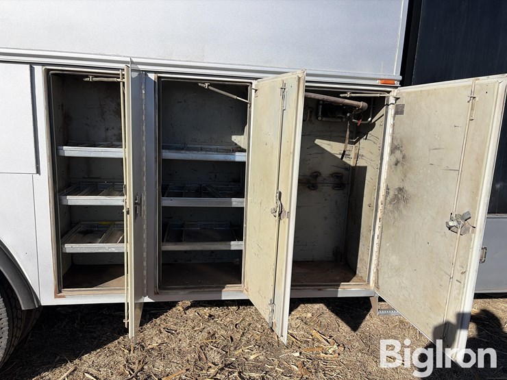 2001-international-4700-image-20