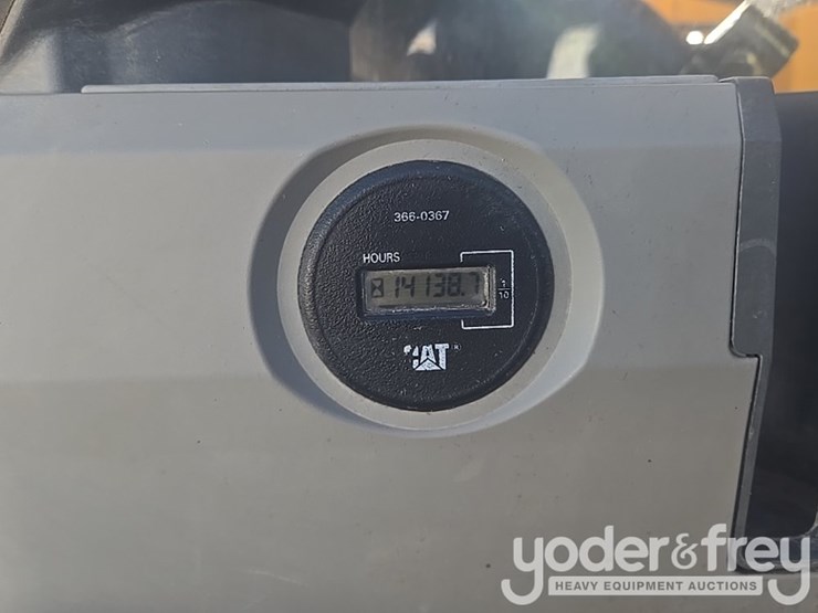 2016-caterpillar-335fl-image-82