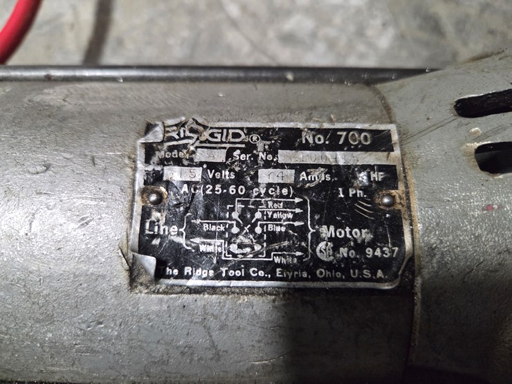 #5420-•-ridgid-700-pipe-threader-w/-1/2"-2"-fittings-image-6
