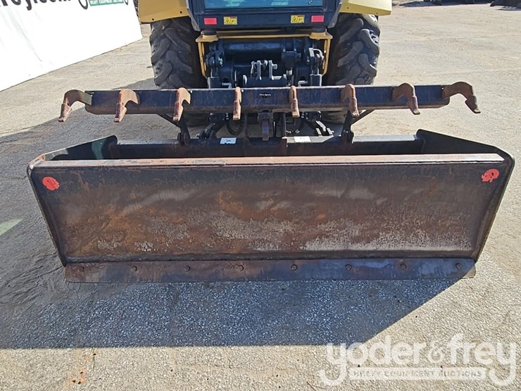 2017-caterpillar-415f2-il-image-17