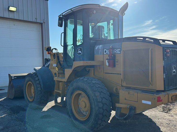 deere-444k-image-3