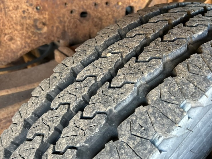 2005-ford-f550-image-81