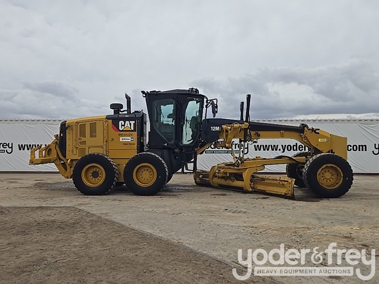2015-caterpillar-12m3-image-6