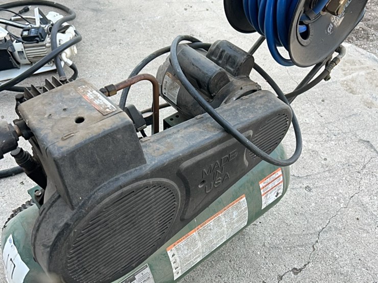 farmhand-air-compressor,-5-hp,-used-little,-has-hose-and-reel-self-contained.-image-18