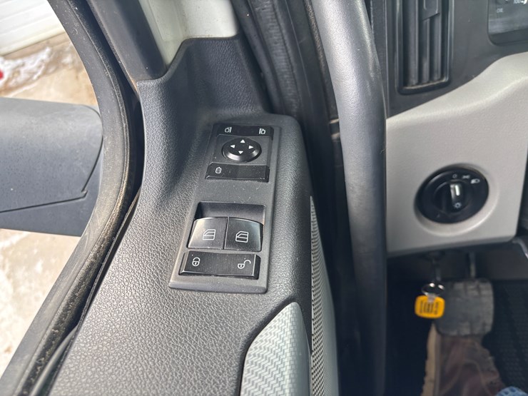 2018-freightliner-cascadia-126-image-35