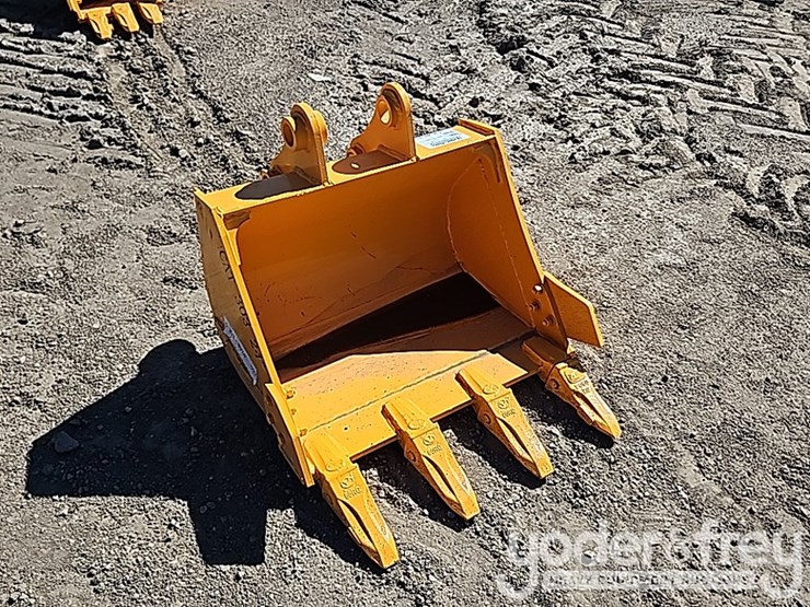 caterpillar-303-image-4