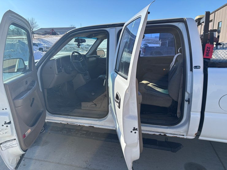 2002-chevrolet-2500-image-36