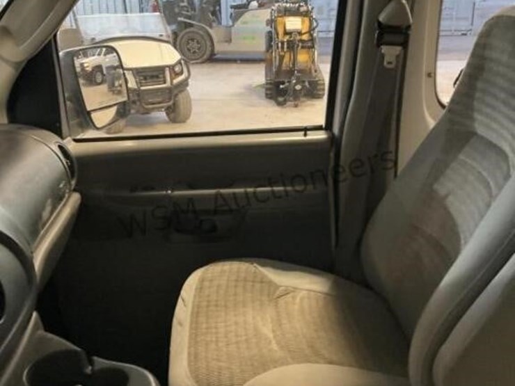 2003-ford-cargo-image-22