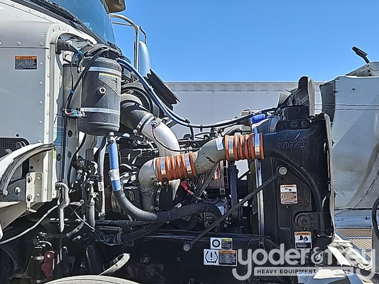 2018-peterbilt-337-image-45