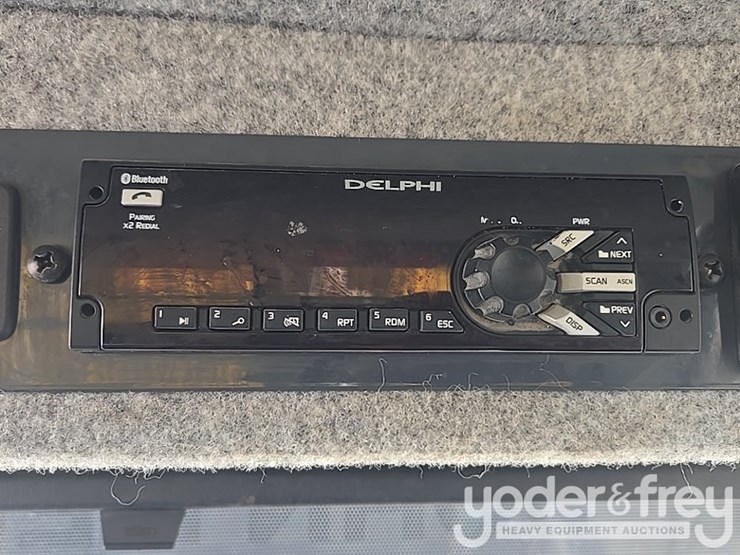 2021-deere-460e-image-89