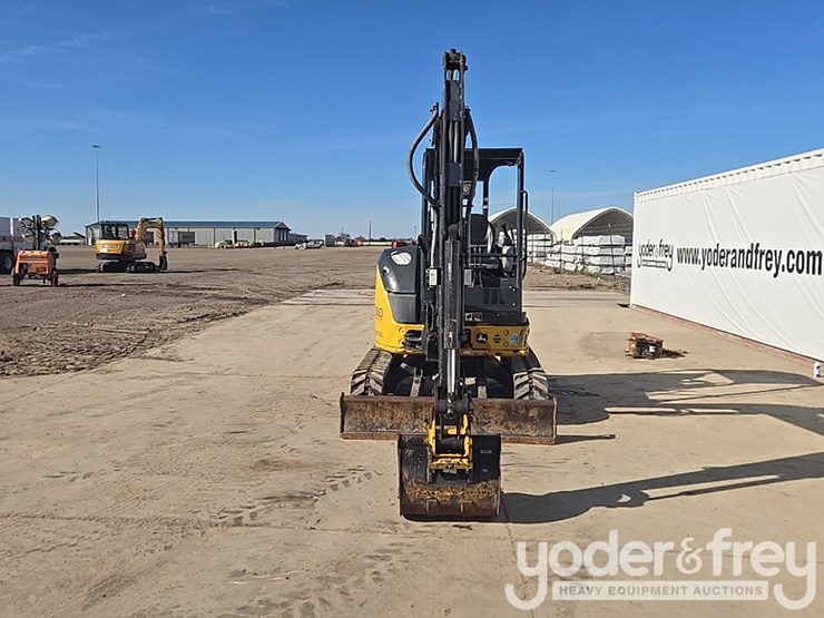 2020-deere-35g-image-8