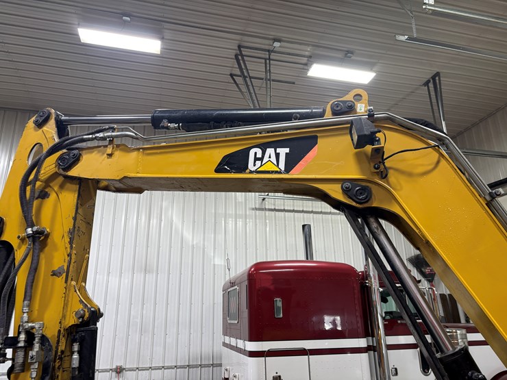 caterpillar-305-image-39