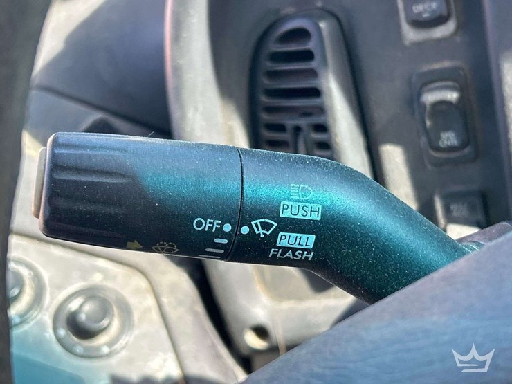 2011-freightliner-b2-image-15