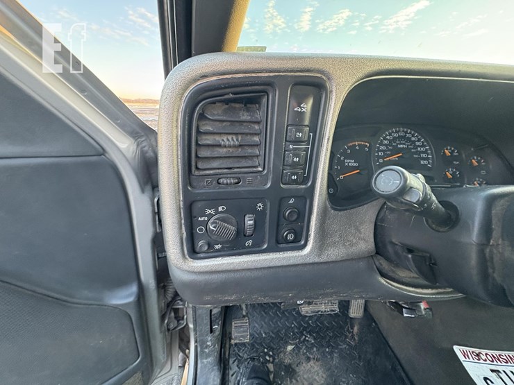 2003-chevrolet-silverado-3500-ls-image-23