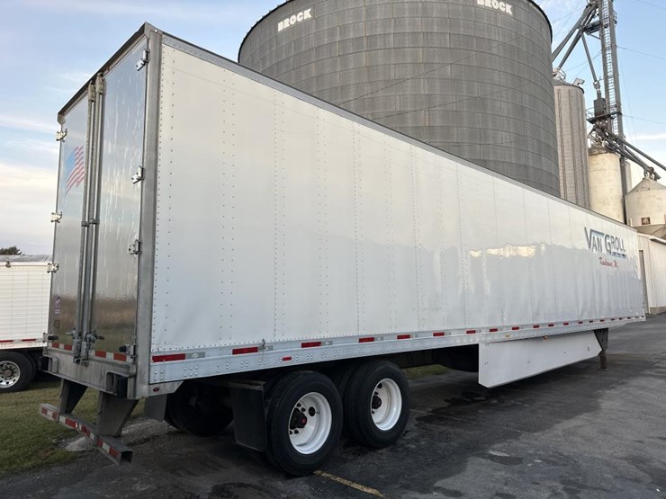 2019-utility-53'-image-5