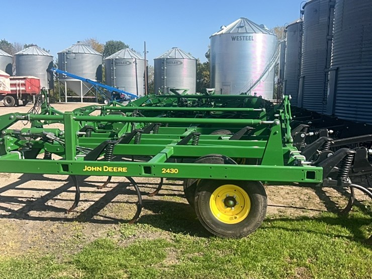 2022-john-deere-52-image-4