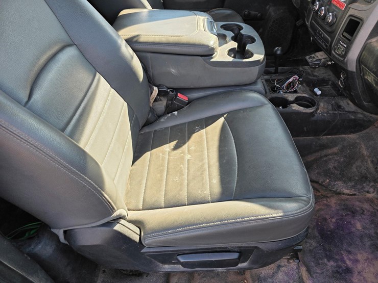 dodge-5500-bucket-truck-image-14