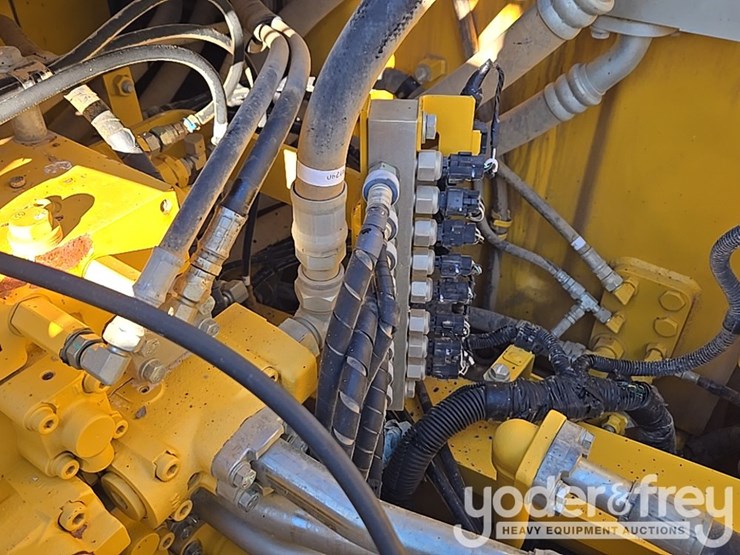 2022-komatsu-pc360-lc-11-image-43