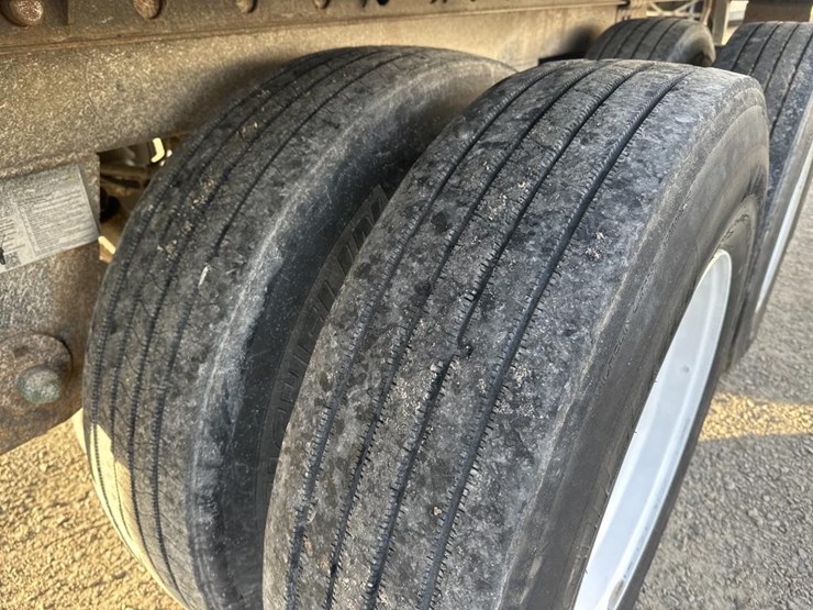 2018-utility-53'-image-30