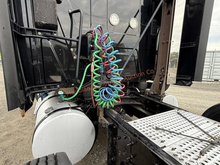 2017-international-prostar-image-46