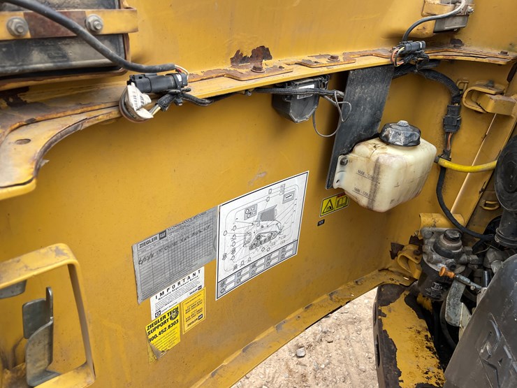 caterpillar-247-image-25