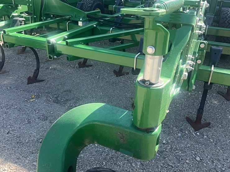 2024-john-deere-52-image-14