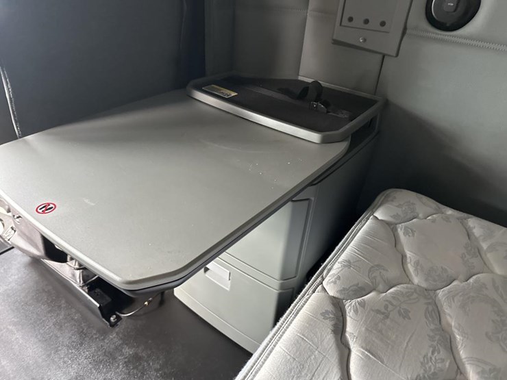 2020-kenworth-t680-image-49