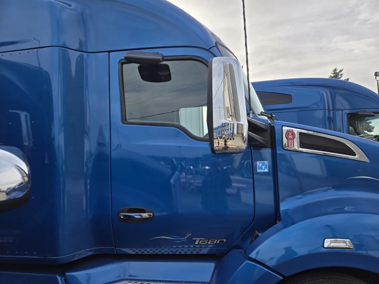 2019-kenworth-t680-image-22