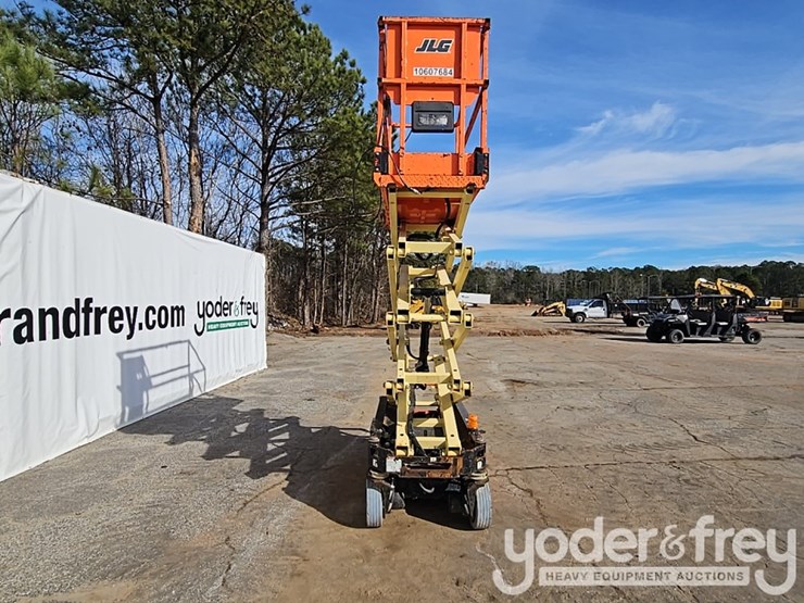 2017-jlg-1932r-image-22