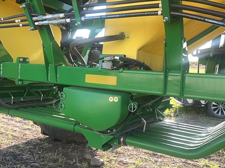 2018-john-deere-1910-image-14