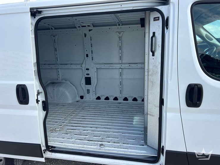 2022-ram-promaster-2500-image-17